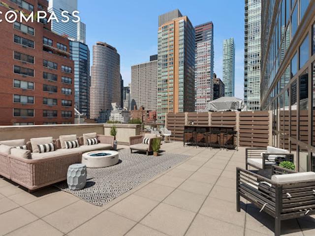 Apartment for sale in Arverne, New York