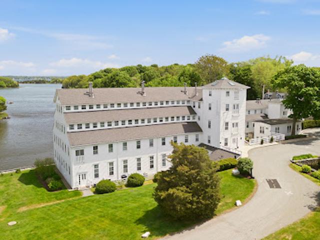 Apartment for sale in North Kingstown, Rhode Island