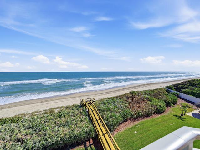 Apartment for sale in Melbourne Beach, Florida