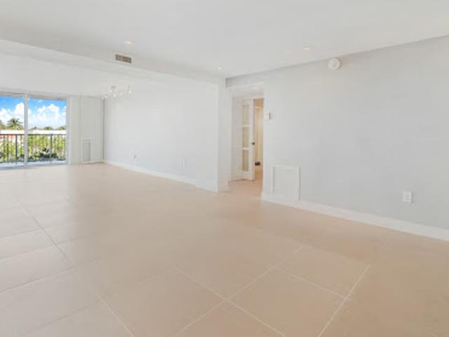 Apartment for sale in Key Biscayne, Florida