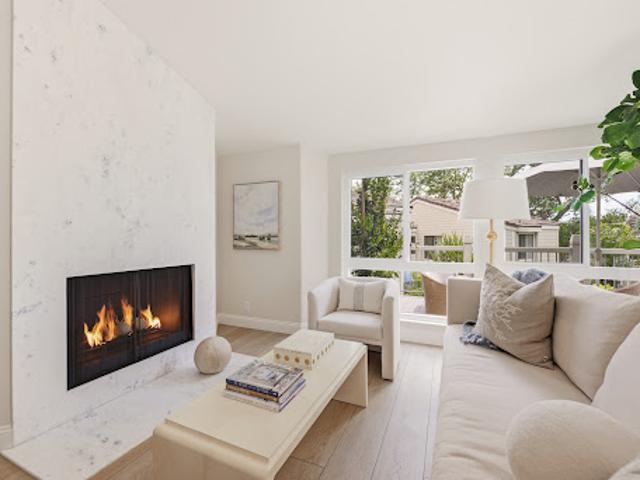 Apartment for sale in Westlake Village, California