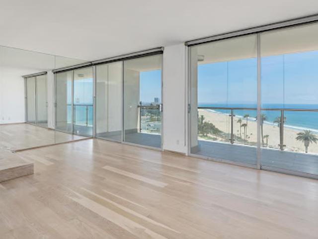 Apartment for sale in Santa Monica, California