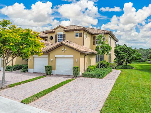 Apartment for sale in Parkland, Florida