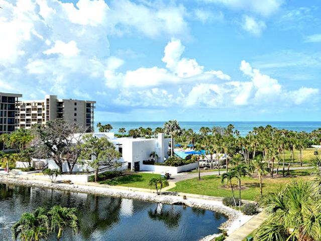 Apartment for sale in Longboat Key, Florida