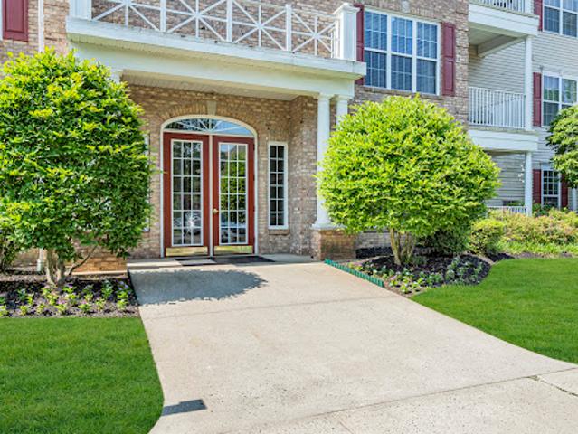 Apartment for sale in Lakewood