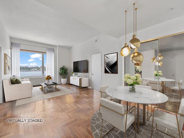 Apartment for sale in Arverne, New York
