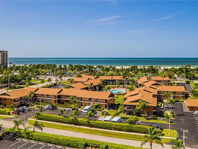 Apartment for sale in Marco Island