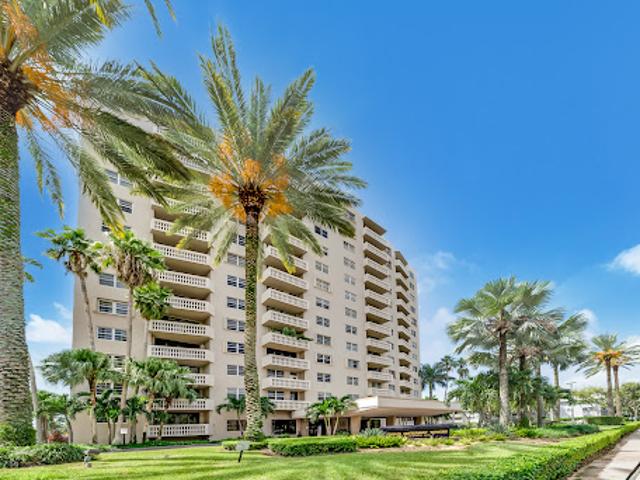 Apartment for sale in Coral Gables, Florida