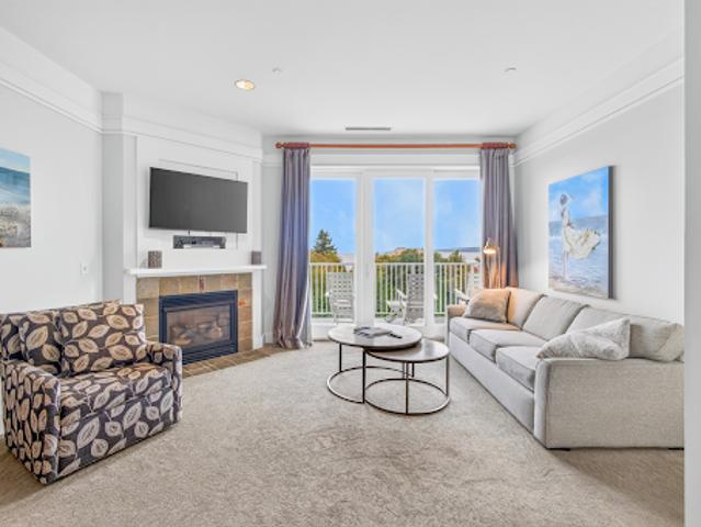 Apartment for sale in Bay Harbor, Petoskey