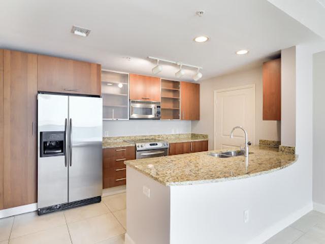 Apartment for sale in Hallandale, Florida