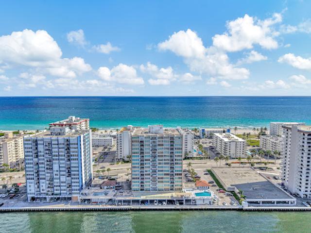 Apartment for sale in Hollywood, Florida