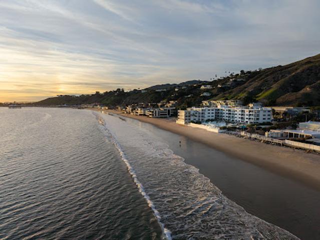Apartment for sale in Malibu, California