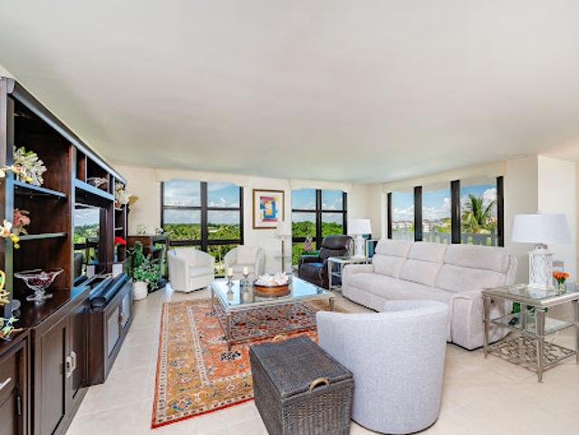 Apartment for sale in Key Biscayne, Florida