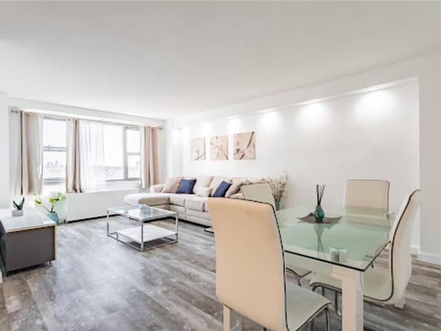 Apartment for sale in Forest Hills Apartment for sale in Forest Hills