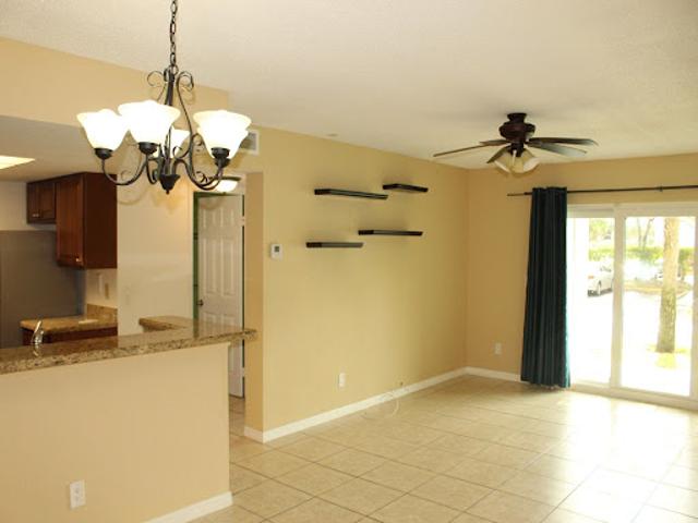 Apartment for sale in Coral Springs, Florida