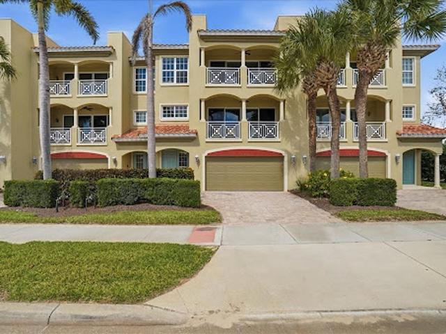 Apartment for sale in Canoga Park, California