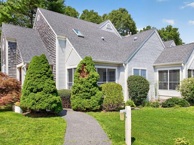 Apartment for sale in Mashpee, Massachusetts