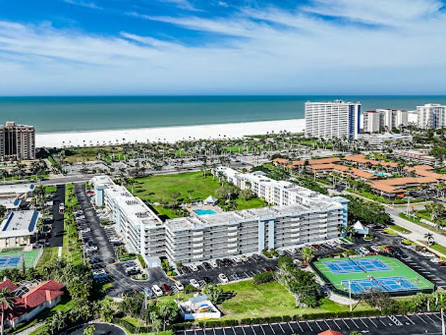 Apartment for sale in Marco Island