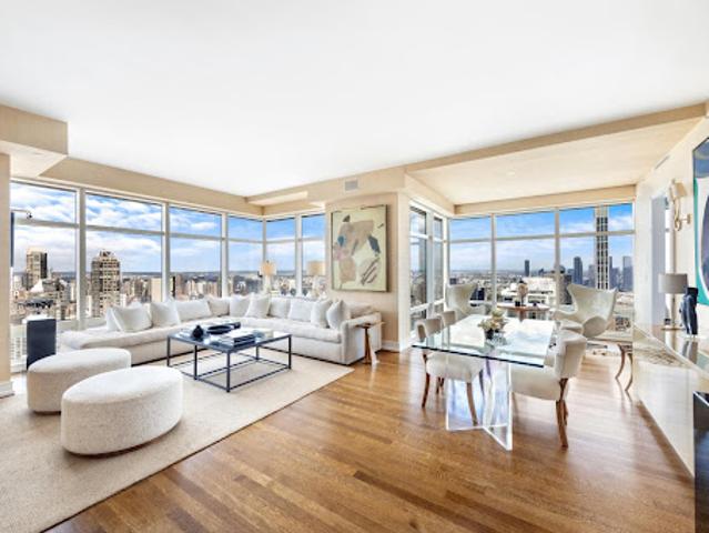 Apartment for sale in Arverne, New York