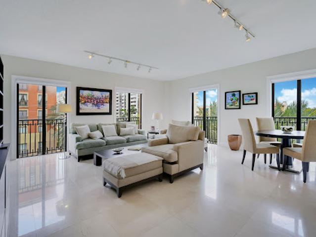Apartment for sale in Coral Gables