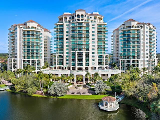 Apartment for sale in Palm Beach
