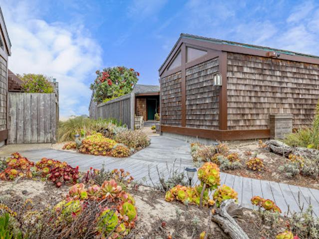 Apartment for sale in Moss Landing Apartment for sale in Moss Landing