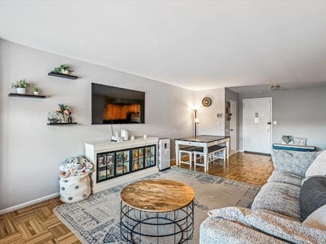 Apartment for sale in Arverne, New York