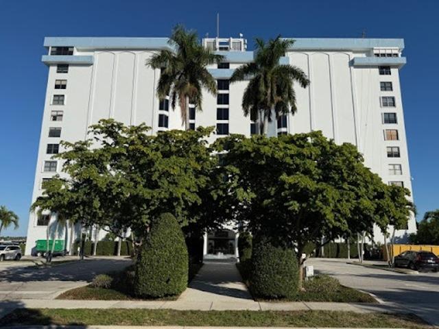 Apartment for sale in West Palm Beach, Florida