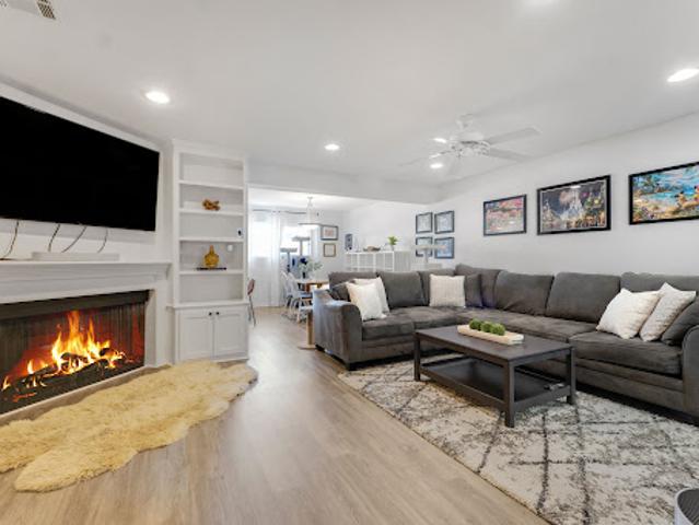 Apartment for sale in Tarzana