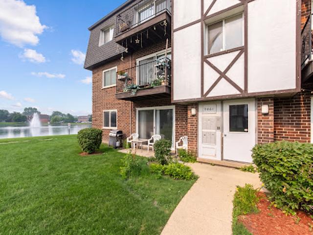 Apartment for sale in Des Plaines, Illinois