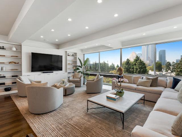 Apartment for sale in Los Angeles