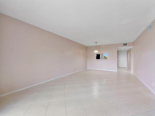 Apartment for sale in Pembroke Pines, Florida