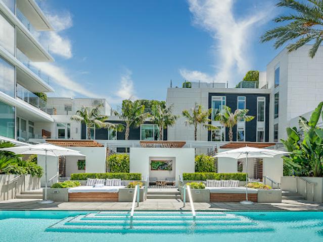 Apartment for sale in Canoga Park, California
