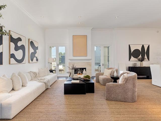Apartment for sale in Canoga Park, California