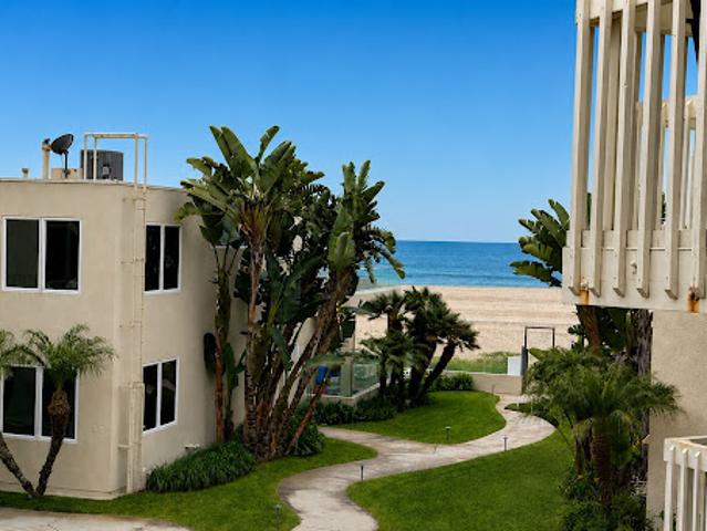 Apartment for sale in Canoga Park, California