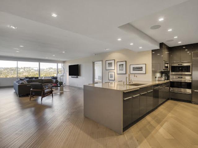 Apartment for sale in Canoga Park, California