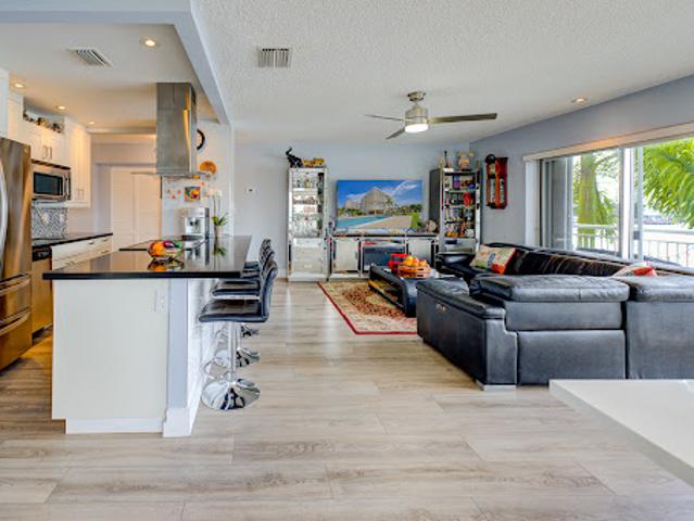 Apartment for sale in Hallandale, Florida