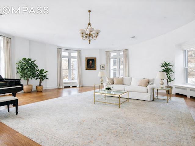 Apartment for sale in Arverne, New York