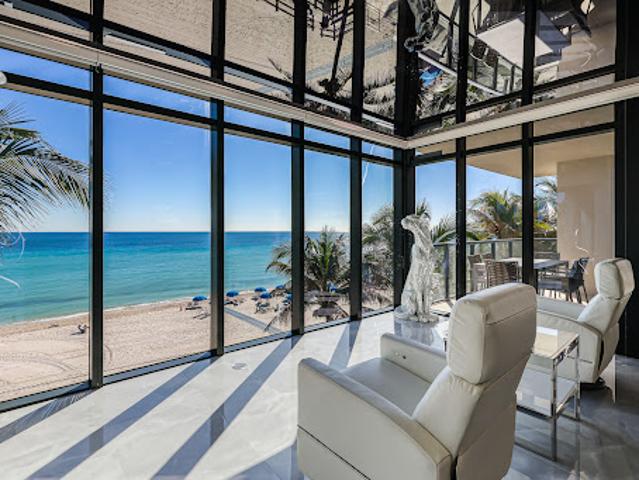 Apartment for sale in Hollywood, Florida