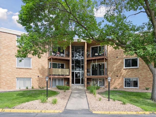 Apartment for sale in Golden Valley