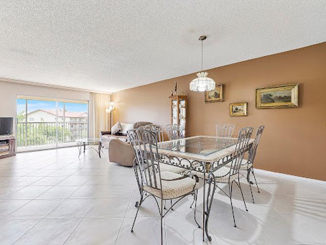 Apartment for sale in Pembroke Pines