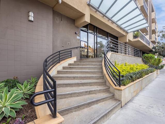 Apartment for sale in Canoga Park, California