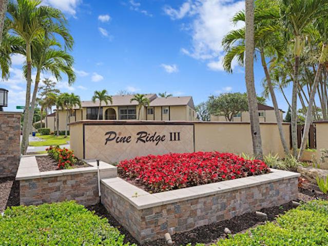 Apartment for sale in Greenacres, Florida