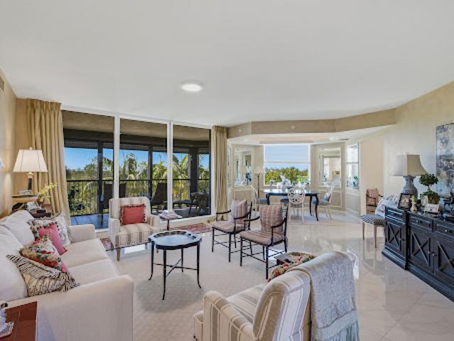 Apartment for sale in Naples, Florida