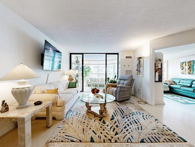 Apartment for sale in Woburn, Ontario