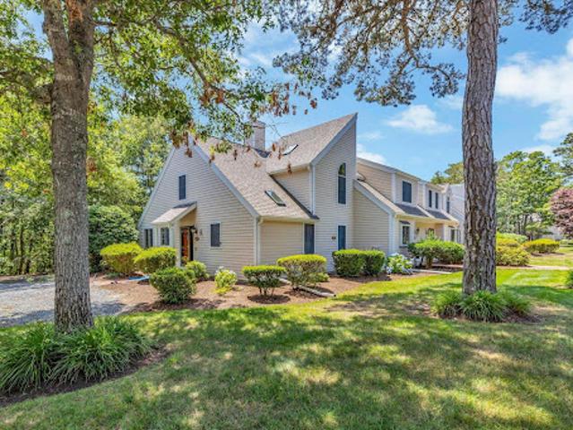 Apartment for sale in Mashpee, Massachusetts
