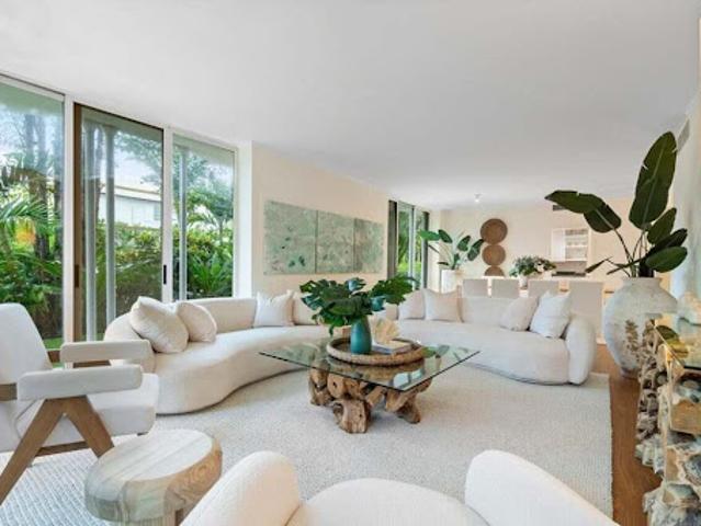 Apartment for sale in Palm Beach
