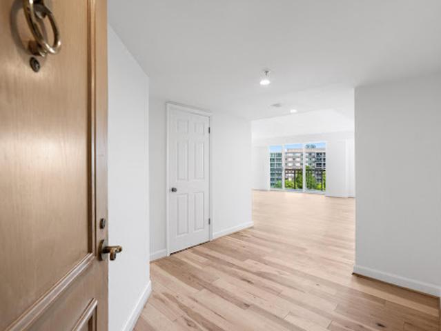 Apartment for sale in Bethesda, Maryland