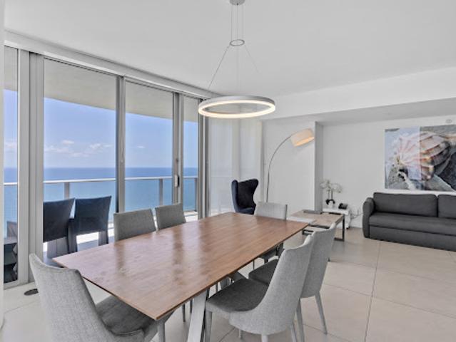 Apartment for sale in Hollywood, Florida