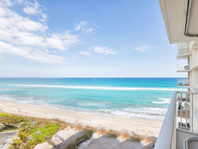 Apartment for sale in Riviera Beach, Florida